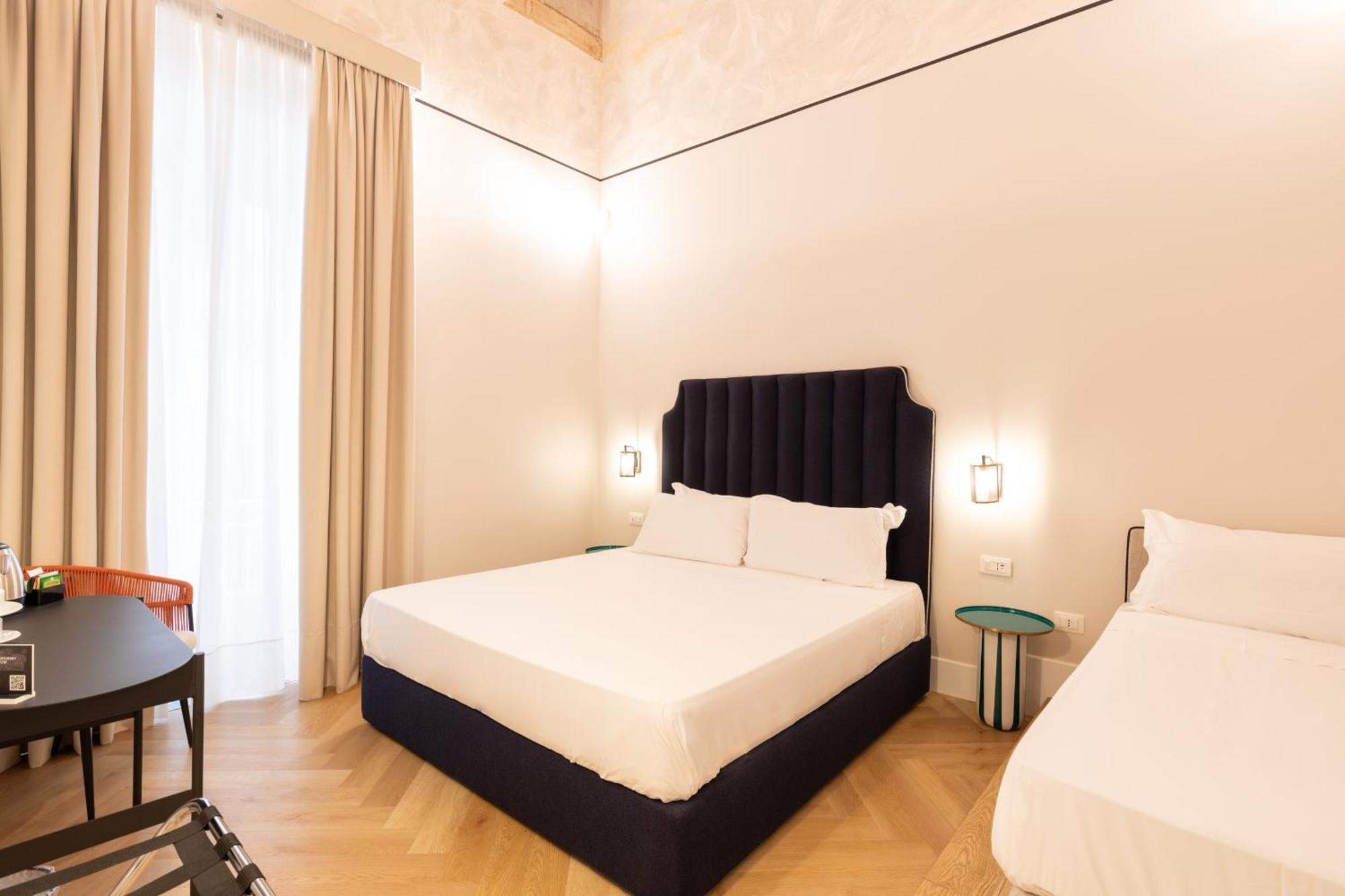 Relais Ammira Hotel Napoli Bagian luar foto
