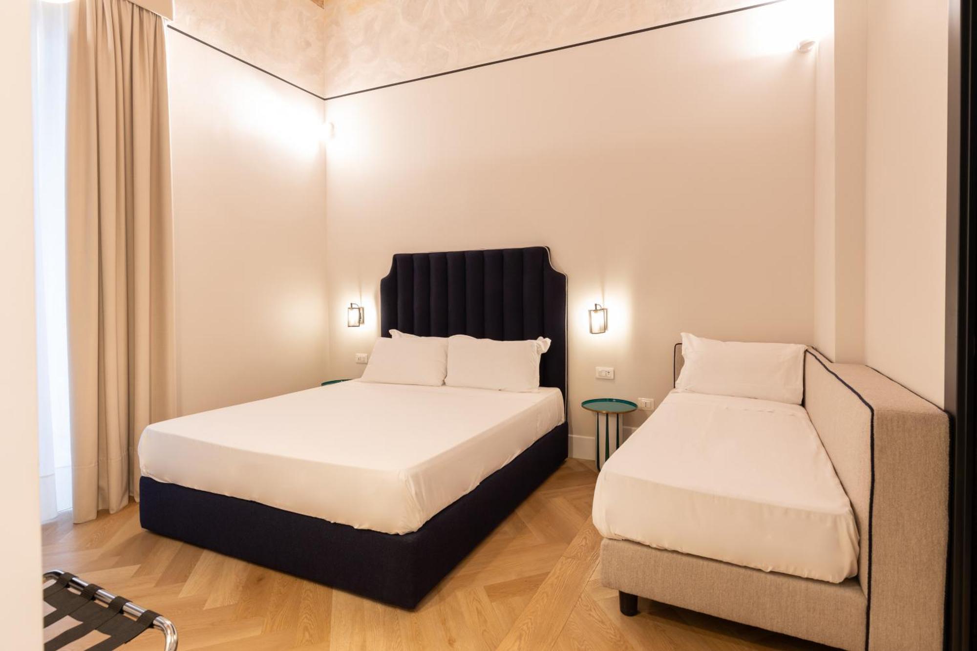 Relais Ammira Hotel Napoli Bagian luar foto