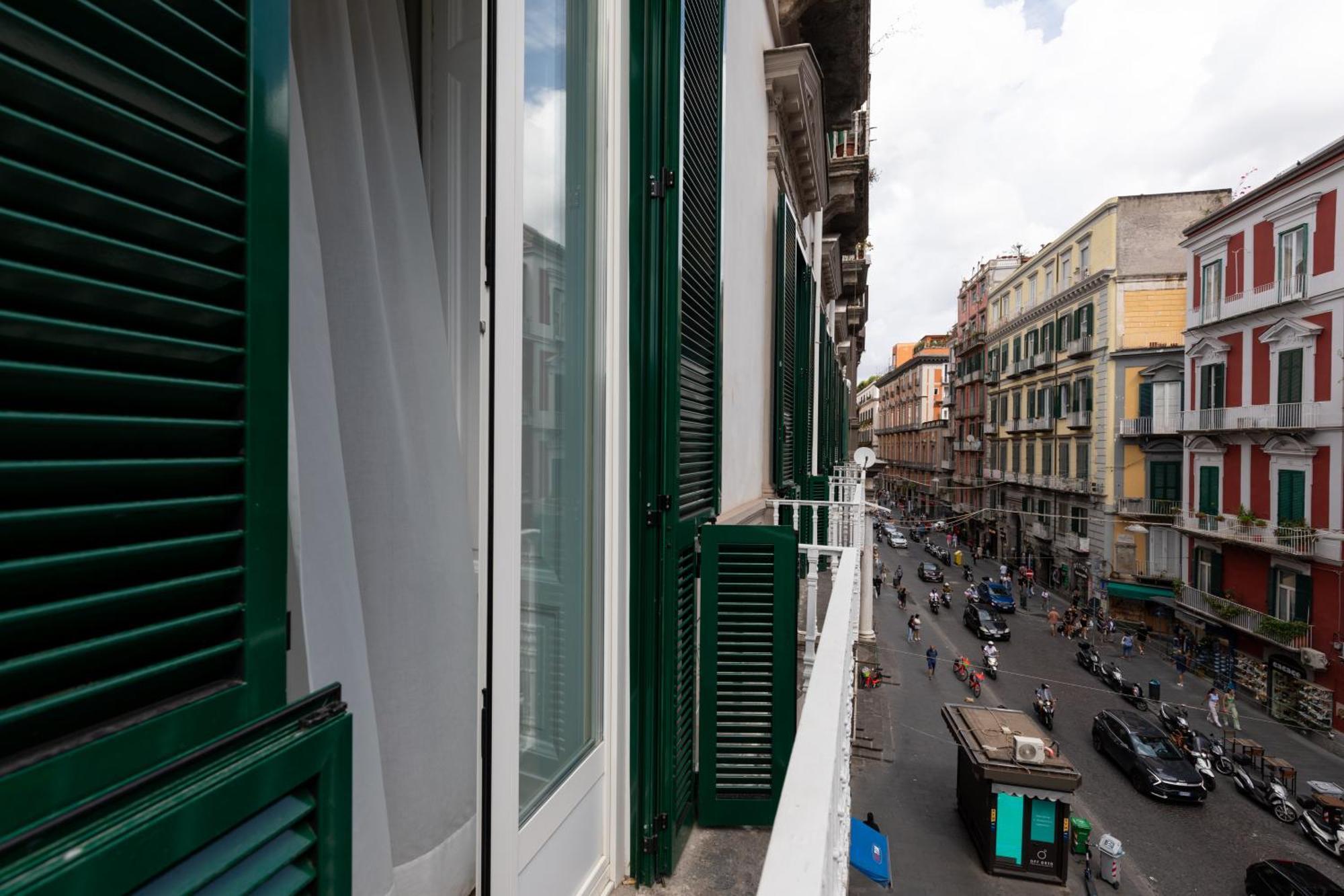 Relais Ammira Hotel Napoli Bagian luar foto