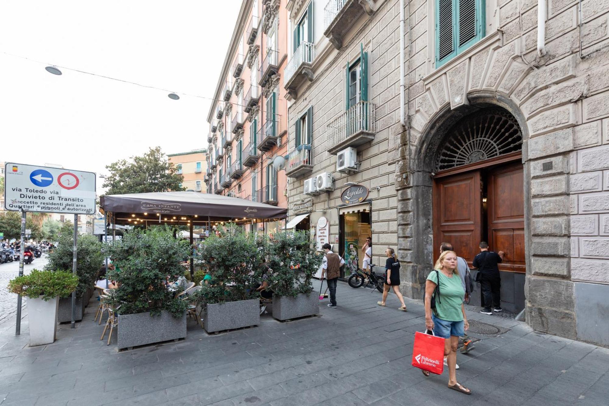Relais Ammira Hotel Napoli Bagian luar foto