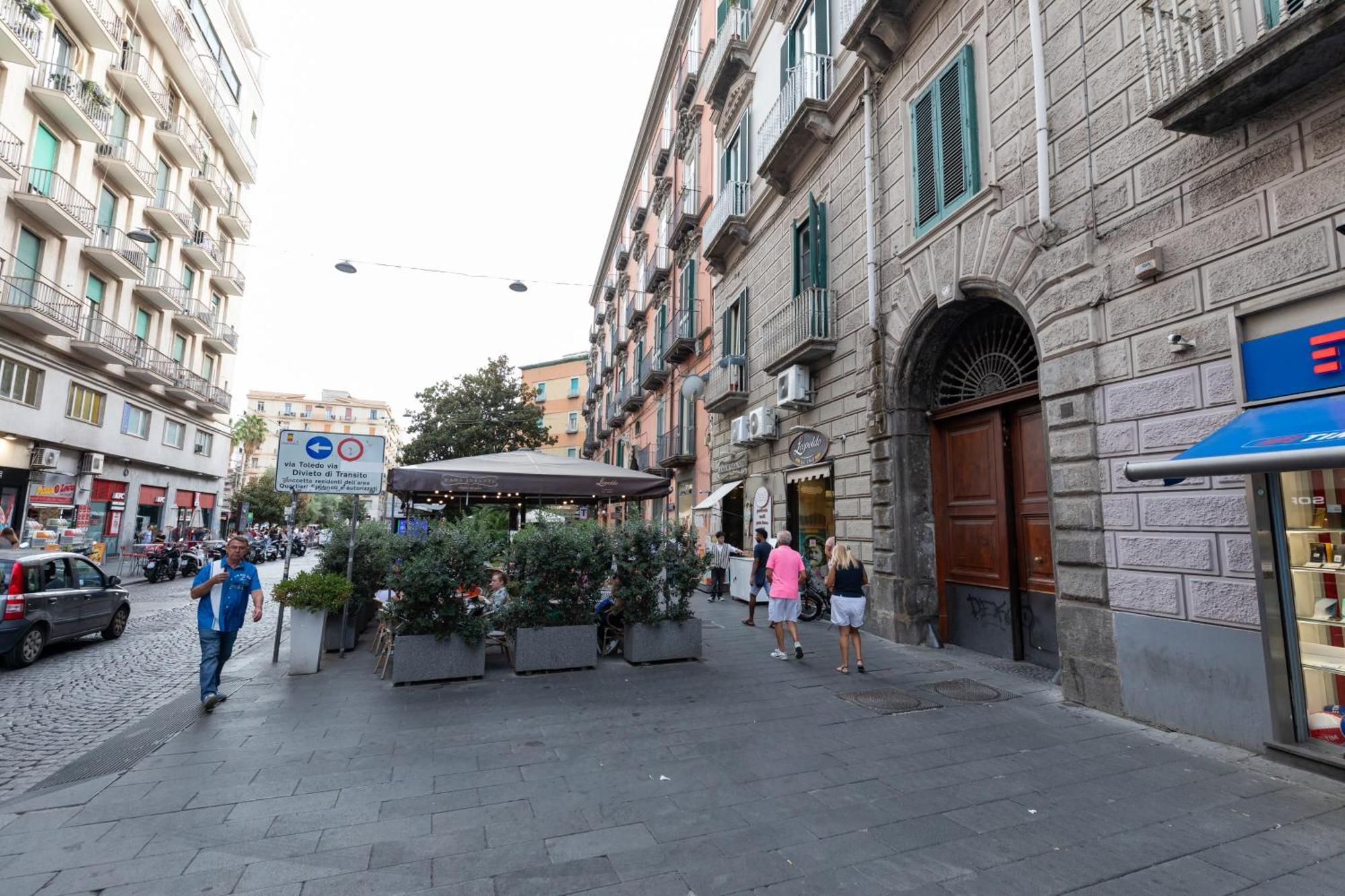 Relais Ammira Hotel Napoli Bagian luar foto